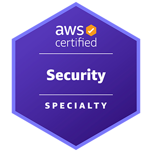 Selo de certificação AWS, em formato hexagonal e fundo roxo. Em branco, no interior do selo, encontra-se o nome da certificação “AWS Certified Security - Specialty”.