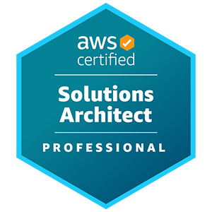 Selo de certificação AWS, em formato hexagonal e fundo verde. Em branco, no interior do selo, encontra-se o nome da certificação “AWS Certified Solutions Architect - Professional”.