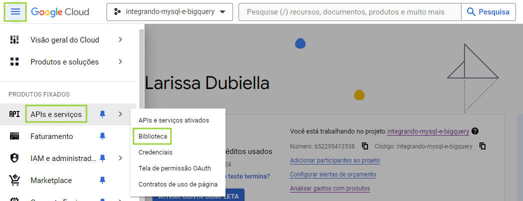 Captura de tela mostrando o menu do Google Cloud aberto, a opção APIs e Serviços selecionada, e a opção “Biblioteca” selecionada no submenu.