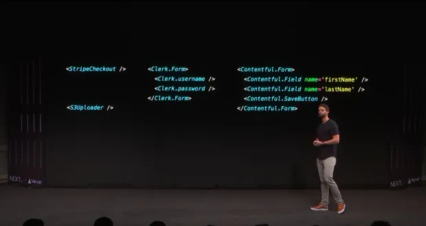 Sam Selikof está se apresentando em um palco ao lado de uma tela que exibe três fragmentos de código fonte distintos para componentes de uma aplicação web. No lado esquerdo, o componente '<StripeCheckout />' é mostrado. No centro, um formulário do 'Clerk' com campos '<Clerk.Form>', '<clerk.username />' e '<clerk.password />' dentro de tags de form. À direita, um formulário do 'Contentful' com campos '<Contentful.Field name="firstName" />', '<Contentful.Field name="lastName" />' e um '<Contentful.SaveButton />' dentro de tags de form.