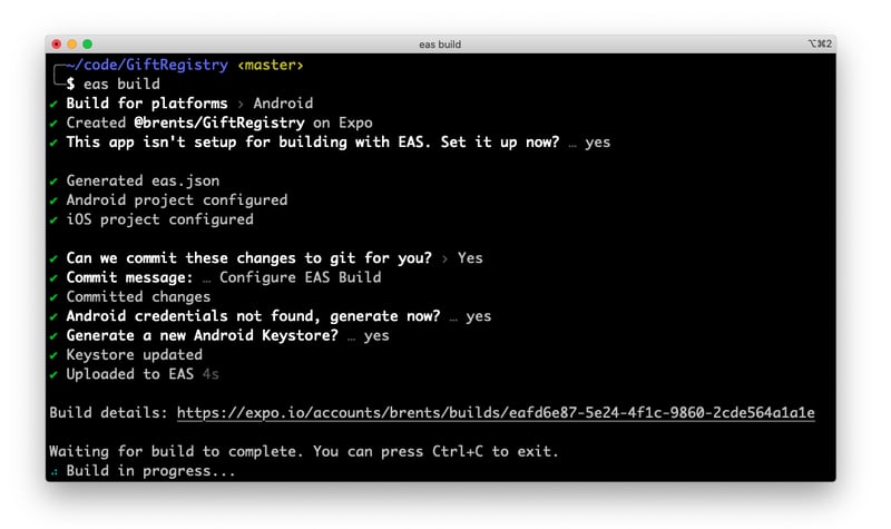 Terminal exibindo o processo de build de um projeto Android com o EAS Build do Expo. O processo inclui a criação do arquivo `eas.json`, configuração dos projetos Android e iOS, confirmação para commitar alterações no Git, geração de novas credenciais Android e upload para os servidores da EAS. Um link para detalhes do build é fornecido, e a build está em andamento.