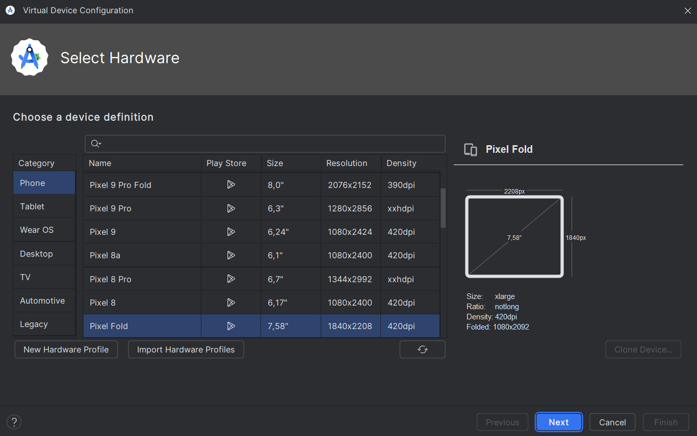 Tela de configuração de dispositivo virtual no Android Studio, exibindo a seleção de hardware. A opção escolhida é "Pixel Fold", um dispositivo dobrável com tela de 7,58" e resolução de 1840x2208 pixels.