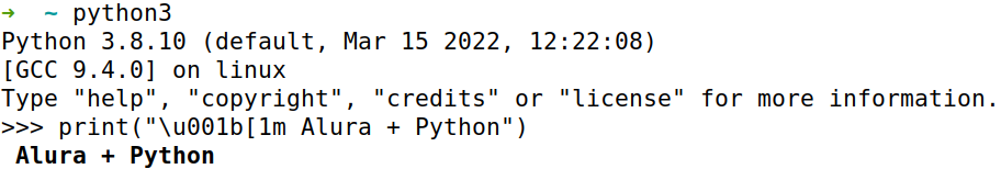 alt text: Tela do terminal interativo do Python 3 imprimindo o texto Alura + Python em negrito
