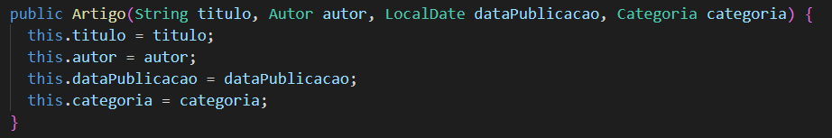 alt text: Imagem com fundo preto, mostrando a implementação do construtor para a classe Artigo, incluindo todos os atributos.