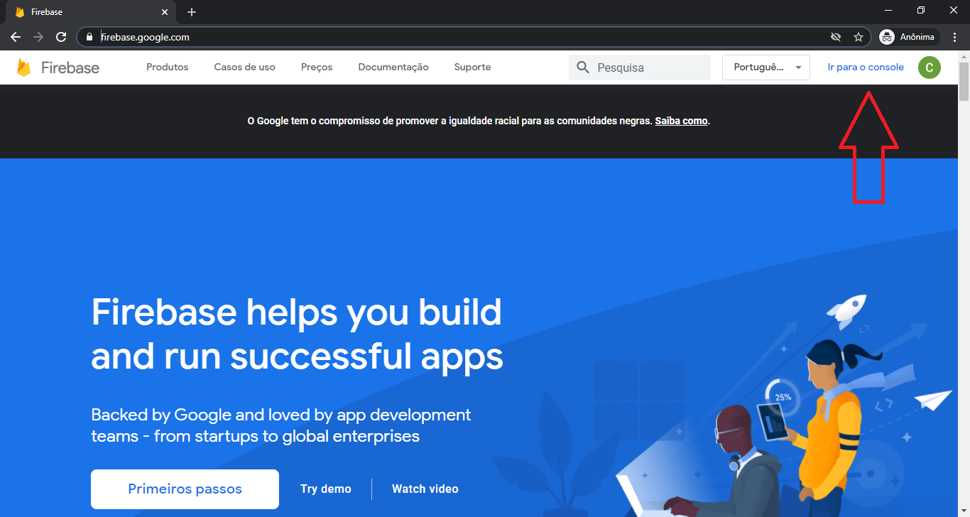 Imagem da tela principal do Firebase com uma seta apontando para um botão na parte superior direita na tela, no qual aparece escrito “Ir para o console”