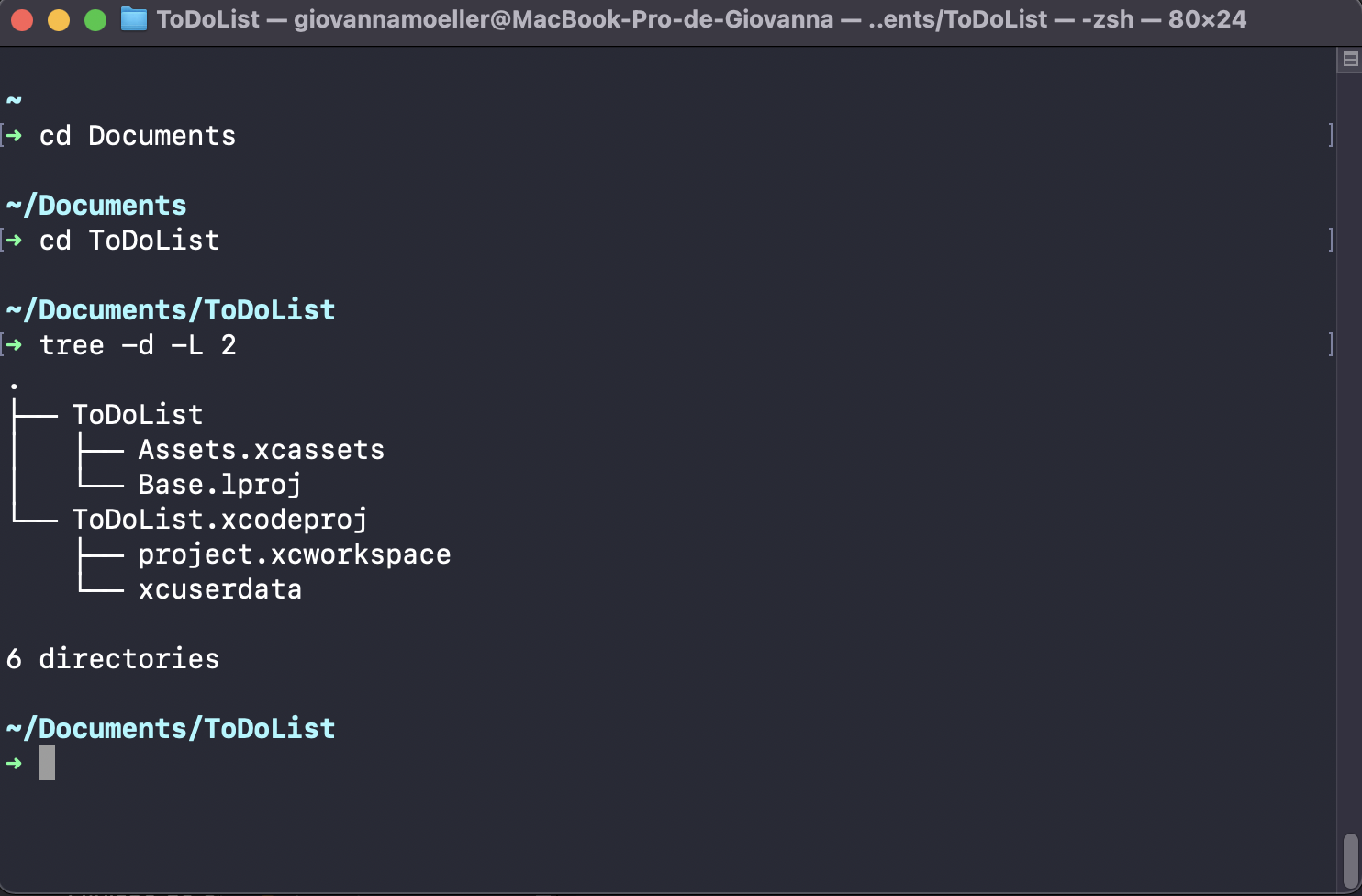 Imagem mostrando o terminal do XCode com os comandos `cd`, para percorrer todo o caminho necessário até chegar ao diretório raíz do projeto: cd Documents, cd ToDoList.