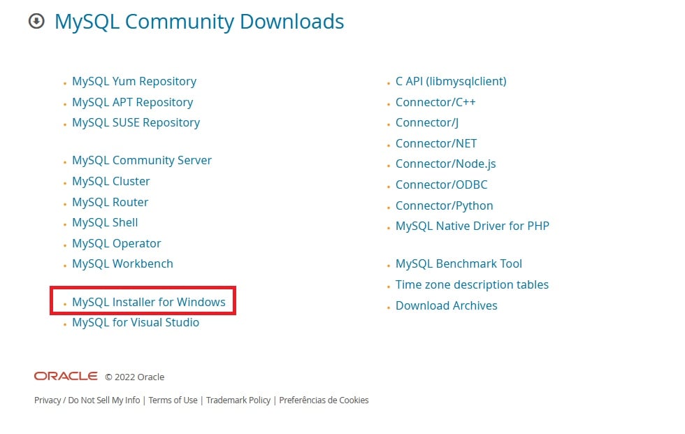 Página MySQL Community Downloads com opções de repositórios e instaladores ordenados em bullets, em duas colunas. O item MySQL Installer for Windows  está destacado com um retângulo vermelho, na coluna à esquerda da tela.