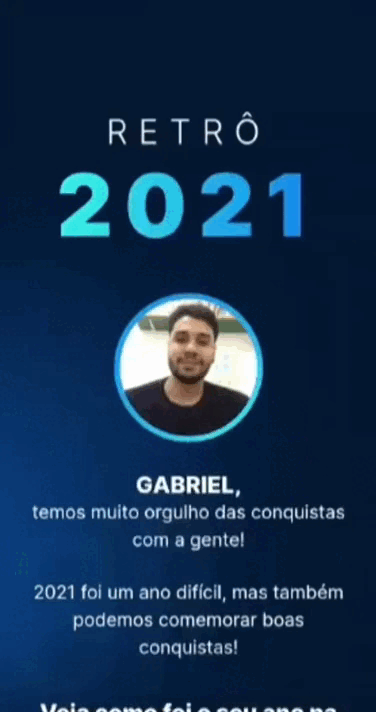 Gif animado mostrando como acessar a Retrospectiva 2021 da Alura