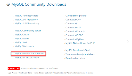 Imagem que mostra várias opções de download do MySQL, como Mysql Router, MySQL Shell, dentre outros, mas a que nos interessa é a “MySQL Installer for Windows” e na imagem, essa opção está destacada com com um retângulo vermelho mostrando que é nessa opção que devemos clicar.