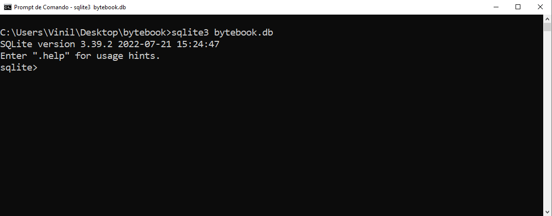 Imagem do prompt de comando do windows, com fundo preto. Na linha de comando, estamos iniciando o banco de dados ByteBook.